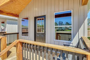 House (1 Bedroom) | Interior - Fish, Boat & Explore! Tiny Cabin Near Sabine River (Joaquin)