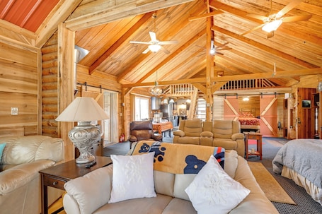 House (1 Bedroom) | Interior. Private Hot Tub! Country Retreat in West Virginia