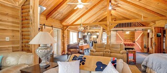 Private Hot Tub! Country Retreat in West Virginia