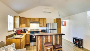 House (1 Bedroom) | Interior