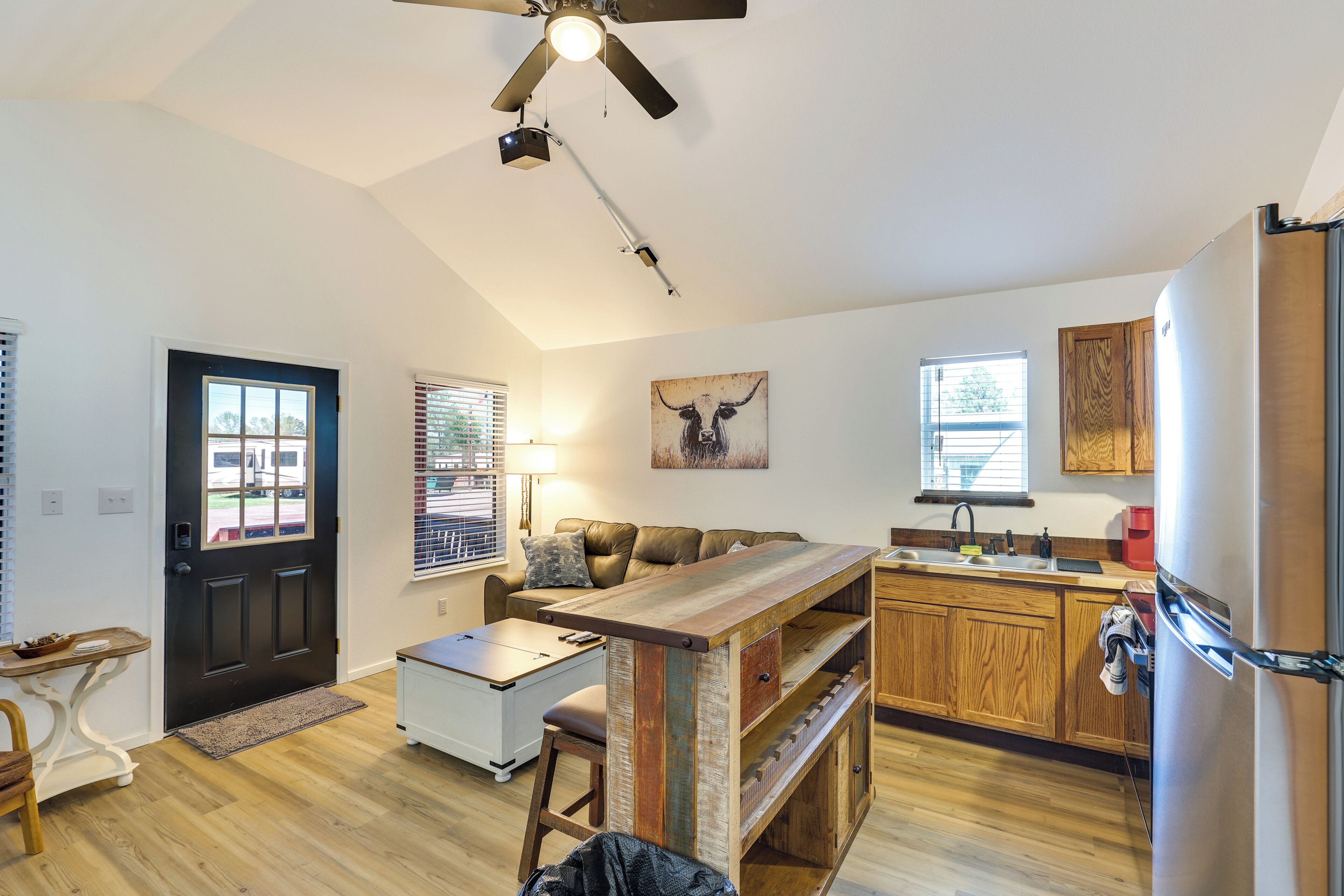 House (1 Bedroom) | Interior