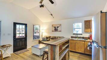 House (1 Bedroom) | Interior