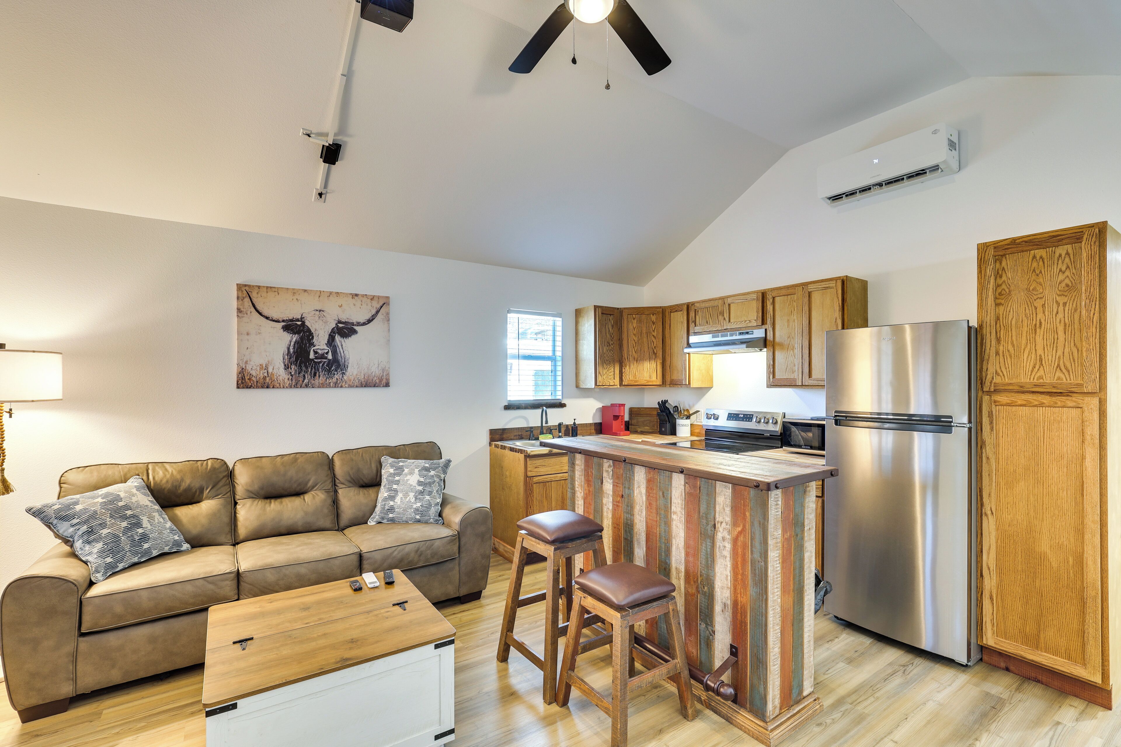 House (1 Bedroom) | Front of property