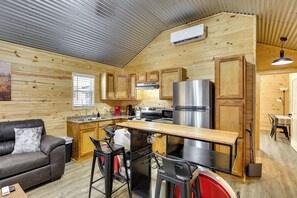 House (1 Bedroom) | Interior - Modern Sabine River Cabin, 3 Mi to Boat Launch! (Joaquin)