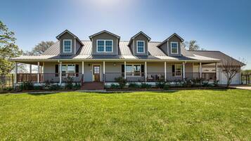 House (5 Bedrooms) | Front of property