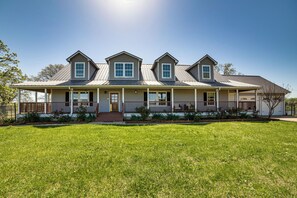 House (5 Bedrooms) | Front of property - 90-acre Sanctuary w/ Lake in Rural North Texas! (Kemp)