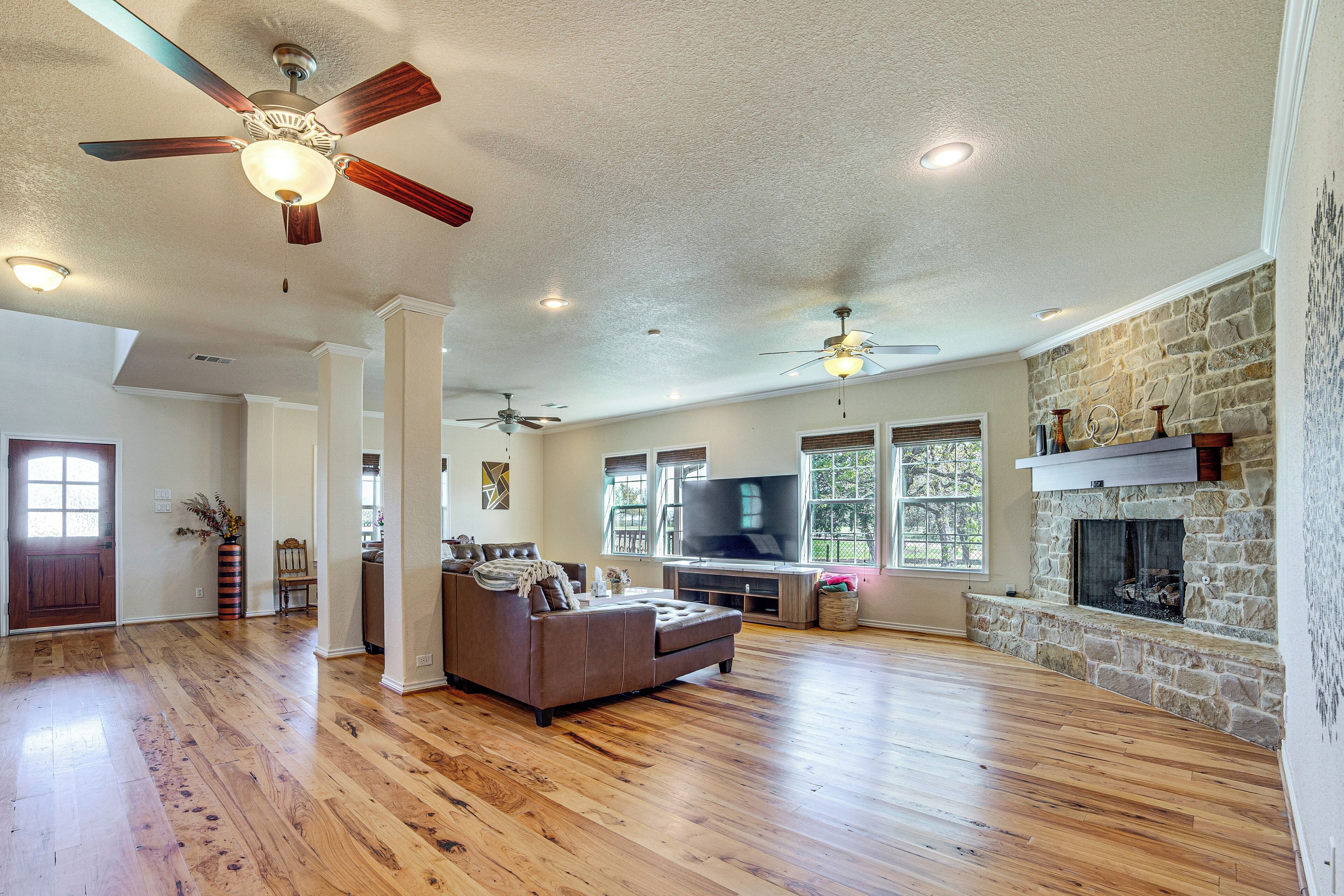 House (5 Bedrooms) | Interior