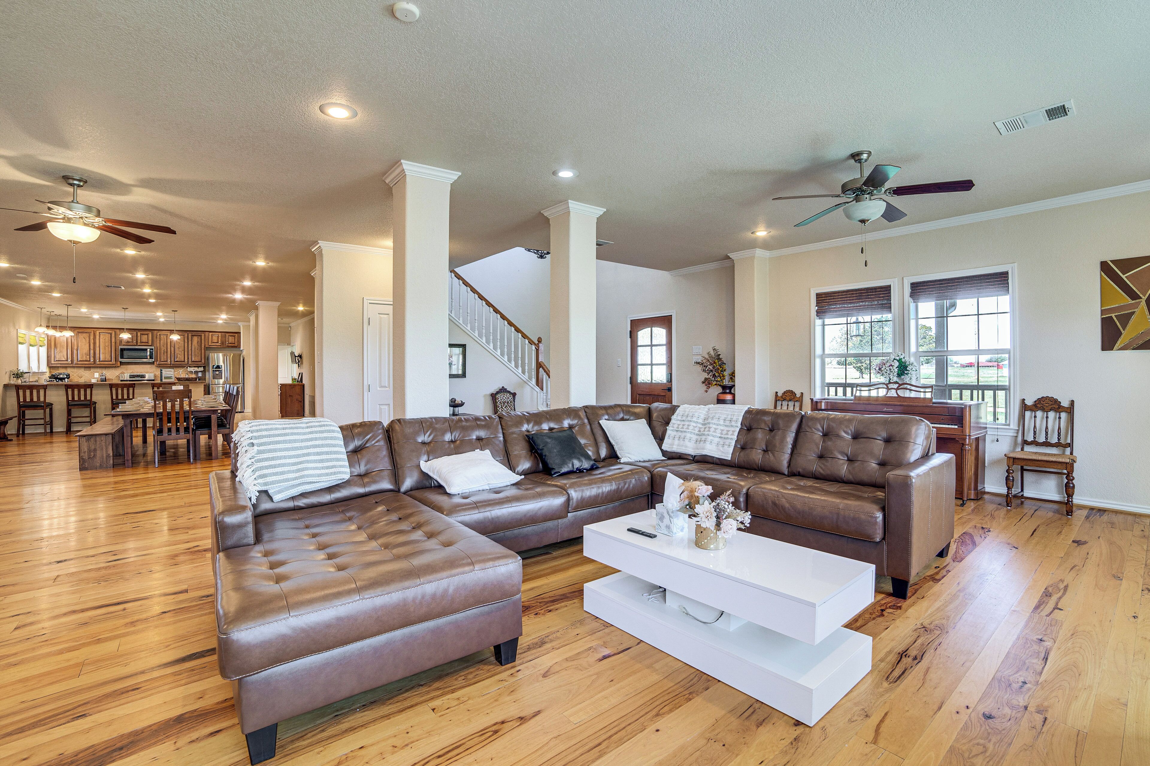 House (5 Bedrooms) | Interior