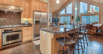 Luxury Sunriver Vacation Rental, Hot Tub, A/C, SHARC