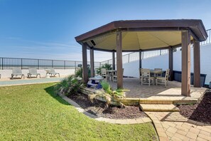 Apartment (2 Bedrooms) | Interior - Sleek, Oceanfront Unit in Daytona Beach Shores! (Daytona Beach Shores)