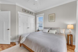 Iron/ironing board, WiFi, bed sheets, wheelchair access - That's Life - Large home vacation fun in Carolina Beach (Carolina Beach)