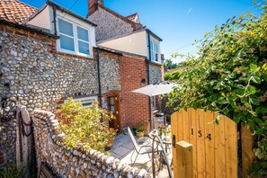 Outdoor dining - 154 Blakeney High Street, Blakeney, Norfolk (Blakeney)