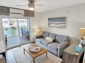 Living area - Waterfront 1 bed 1 bath ground level condo on 28th St Canal. - Bayshore #6 (Ocean City)
