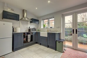 Microwave, dishwasher - 1 The Cottages, Aylmerton, Norfolk (Aylmerton)