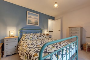 2 bedrooms, iron/ironing board, Internet, bed sheets - 1 The Cottages, Aylmerton, Norfolk (Aylmerton)
