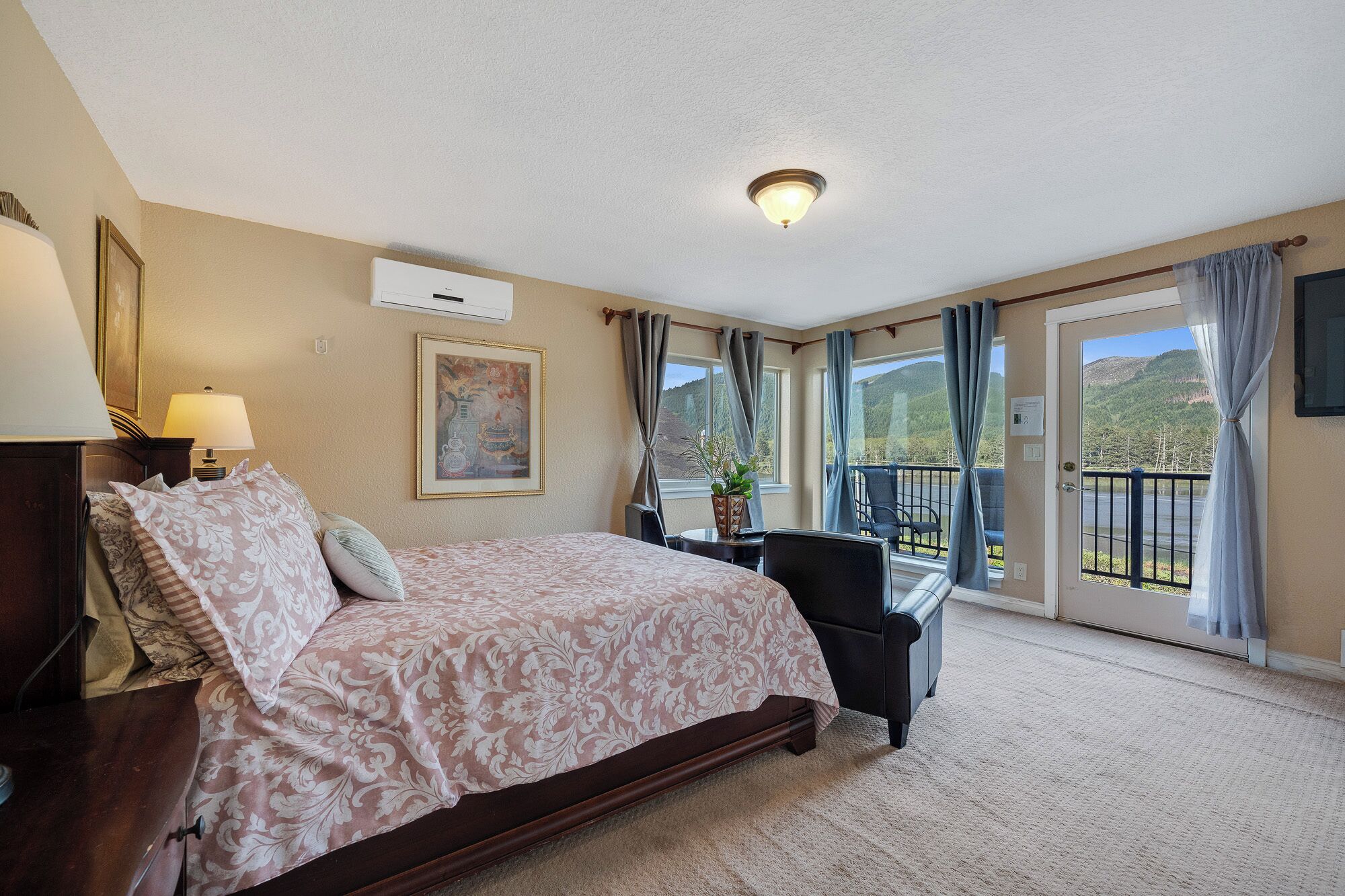 4 bedrooms, free WiFi, bed sheets