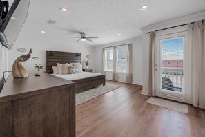 WiFi, bed sheets - Spacious 3BR Getaway Short Walk to the Beach! (Panama City Beach)