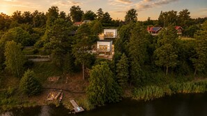 Deluxe Villa, 4 Yatak Odası, Göl Manzaralı | Ütü/ütü masası, ücretsiz kablosuz İnternet 