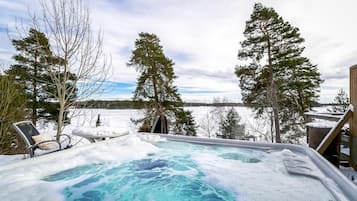 Bain à remous extérieur