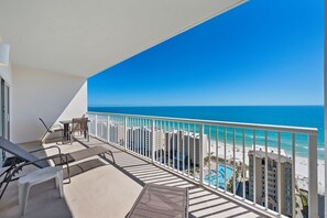 Property grounds - Gulf Shores Condo | Direct Beach Access | Sleeps 6 (Gulf Shores)