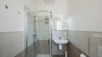 Stadtwohnung, 1 King-Bett, eigenes Bad | Badezimmer