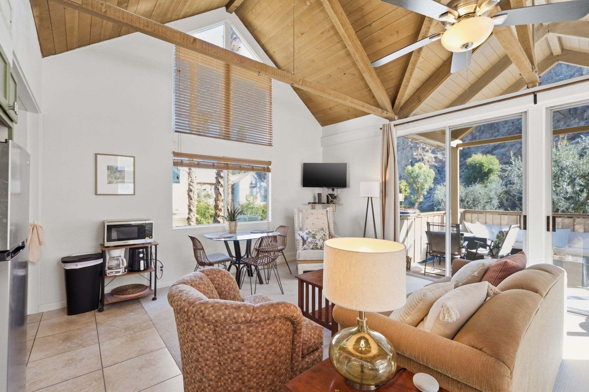 Studio | Living area | Smart TV, streaming services