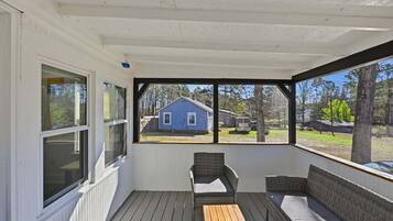 House, 2 Bedrooms | Terrace/patio