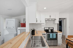Rumah, 2 kamar tidur | Dapur pribadi | Lemari es, oven, mesin pembuat kopi/teh, dan pemanggang roti