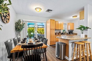 Dining - 4BR Bio Hack Retreat: HTD Pool~Sauna~Hot Tub~Plunge (West Palm Beach)