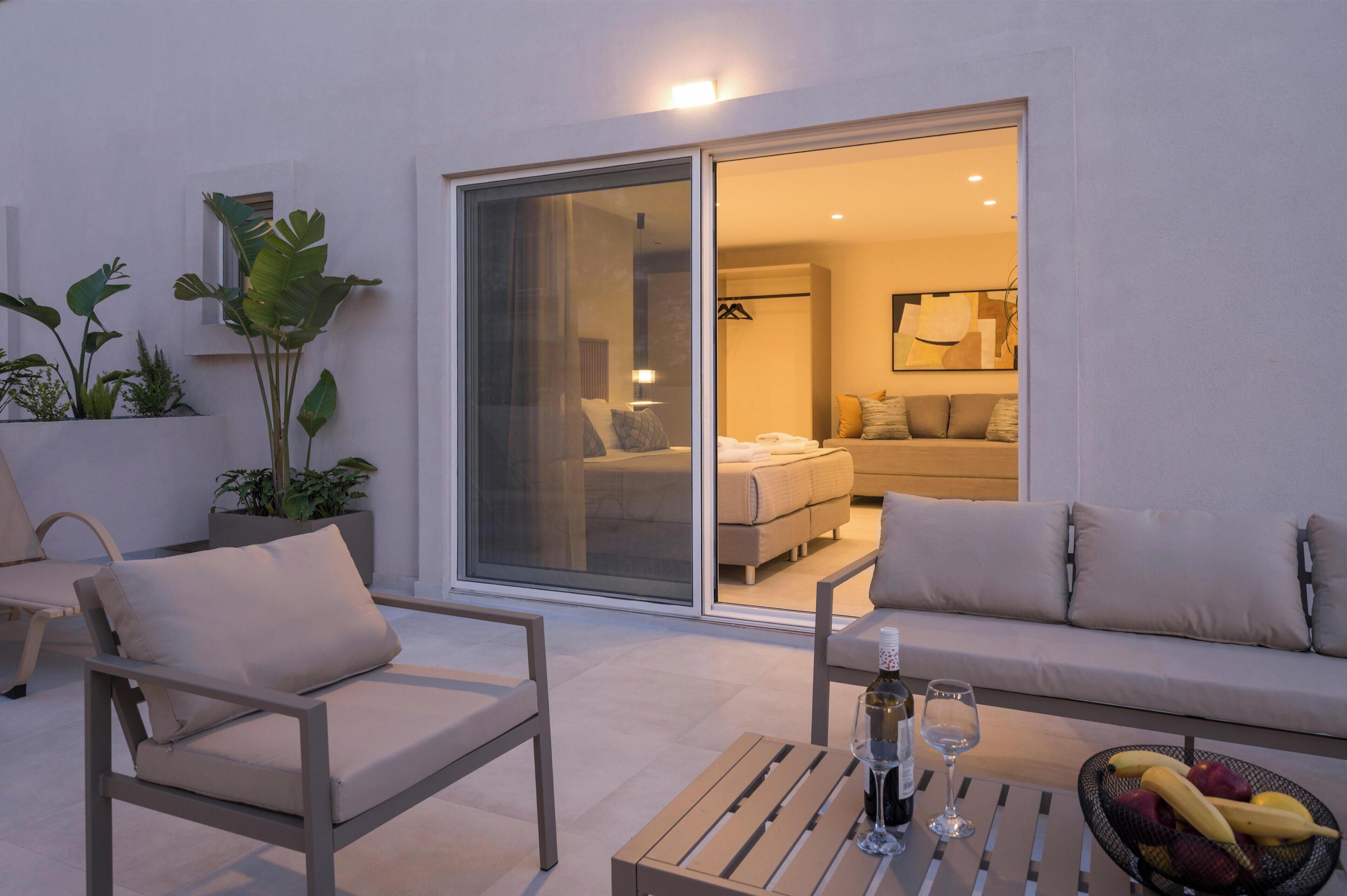Deluxe Room No102 | Terrace/patio