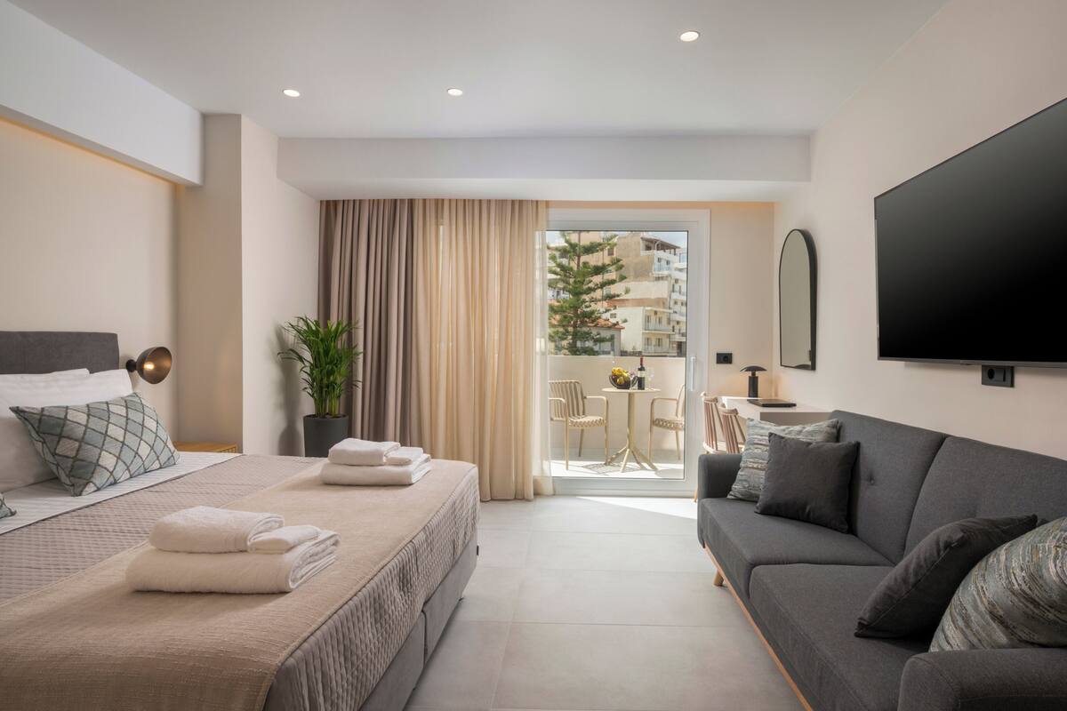 Superior Room No101 | Peti besi dalam bilik, langsir/tirai gelap terus, kalis bunyi 
