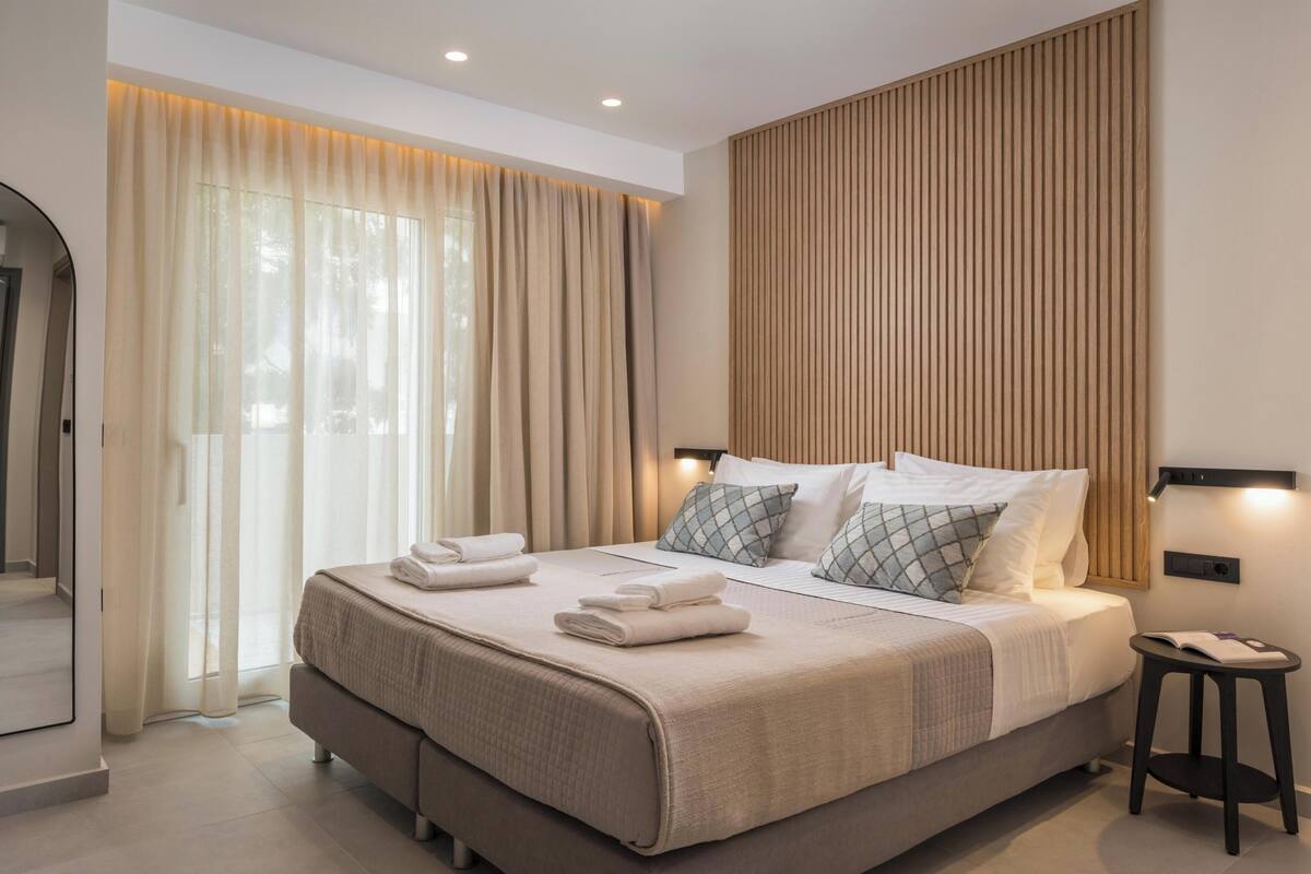 Standard Room No108 | Peti besi dalam bilik, langsir/tirai gelap terus, kalis bunyi 