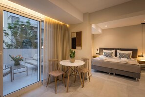 Deluxe Room No103 | Servicio de comidas en la habitación