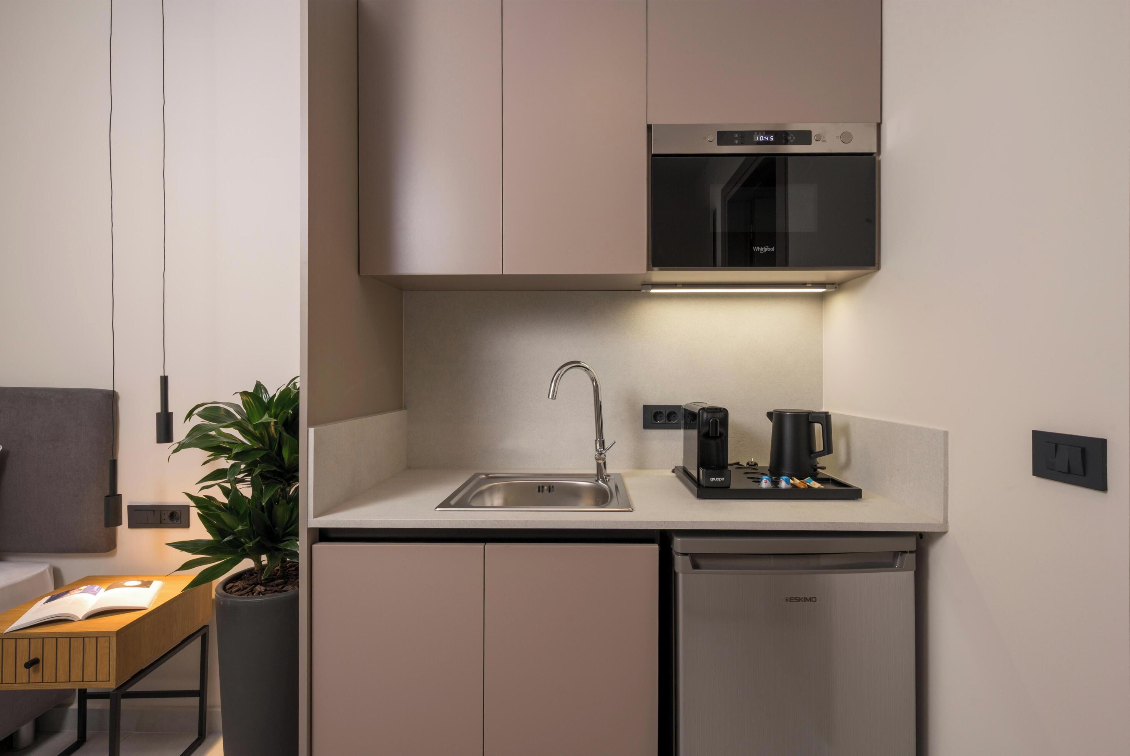 Deluxe Room No103 | Private kitchenette