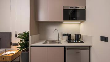 Deluxe Room No103 | Private kitchenette