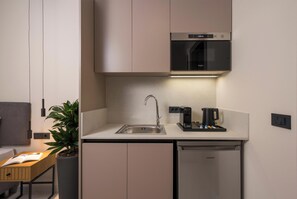 Deluxe Room No103 | Private kitchenette - Hermes City Living (Chania)