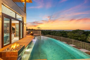 Pool - Bella Vida | Luxury Oceanview Villa w/ Breakfast, gym, sauna & Concierge (Tamarindo)