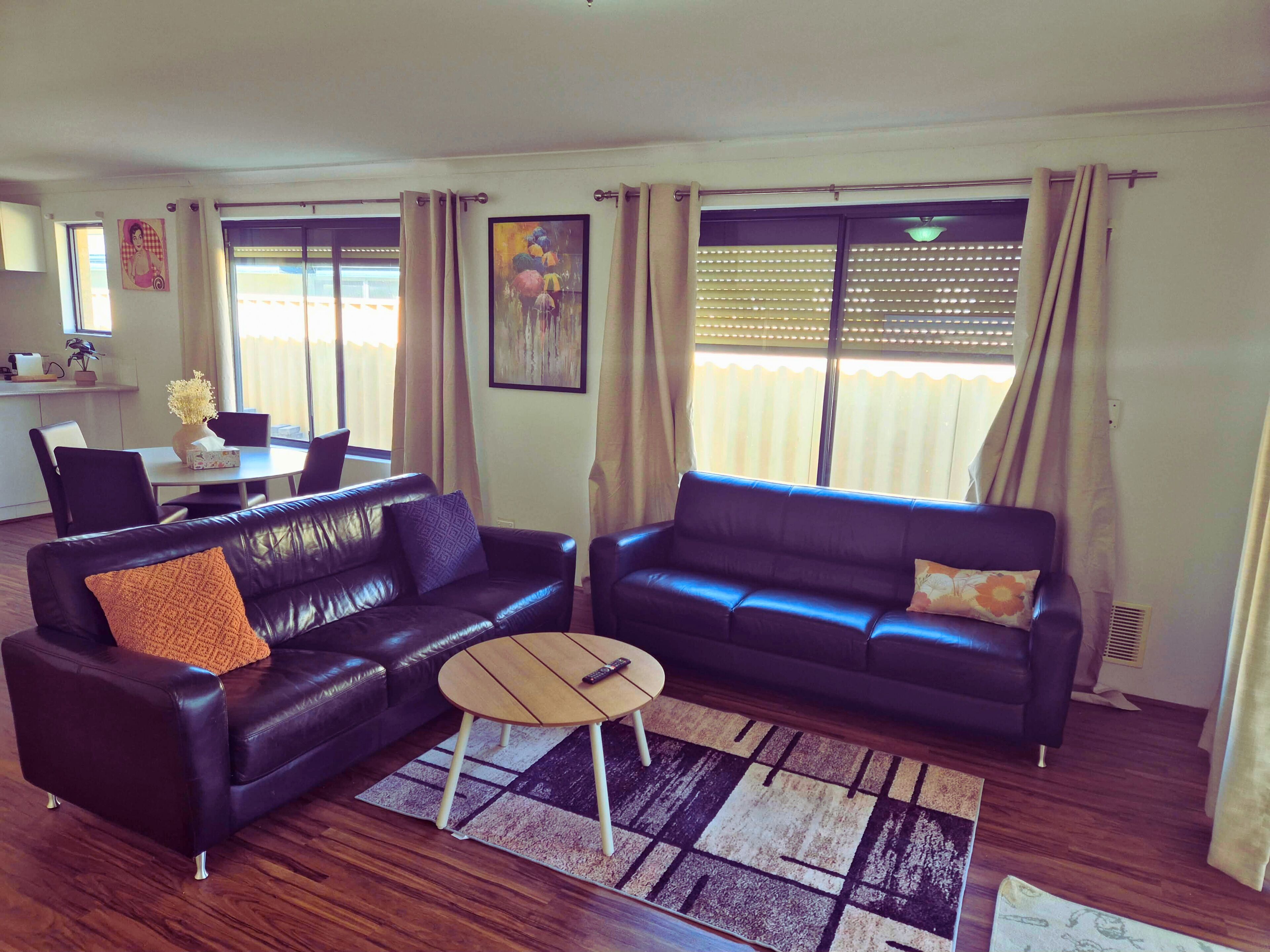 Family Friendly Dalyellup Guesthouse, Walk To Shops. Near Beach & Bunbury. - Bunbury