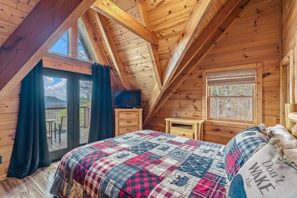 Room - Incredible Views, Privacy, Hot Tub (Sevierville)