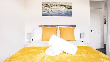 1 chambre, bureau, fer et planche à repasser, accès au Wi-Fi (inclus)