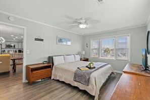 Room - A Breezy Summer - Channel House w/Hot Tub (North Myrtle Beach)