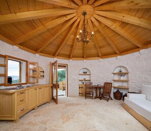 TV - Luxury Villa Azure Bay by the sea with heated pool and BBQ, perfect for families and pets (Bobovišća)