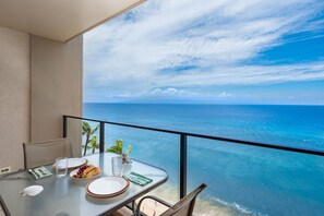 Outdoor dining - SUMMER SALE! Oceanfront Studio with Spectaular Views - Mahana 913 (Lahaina)