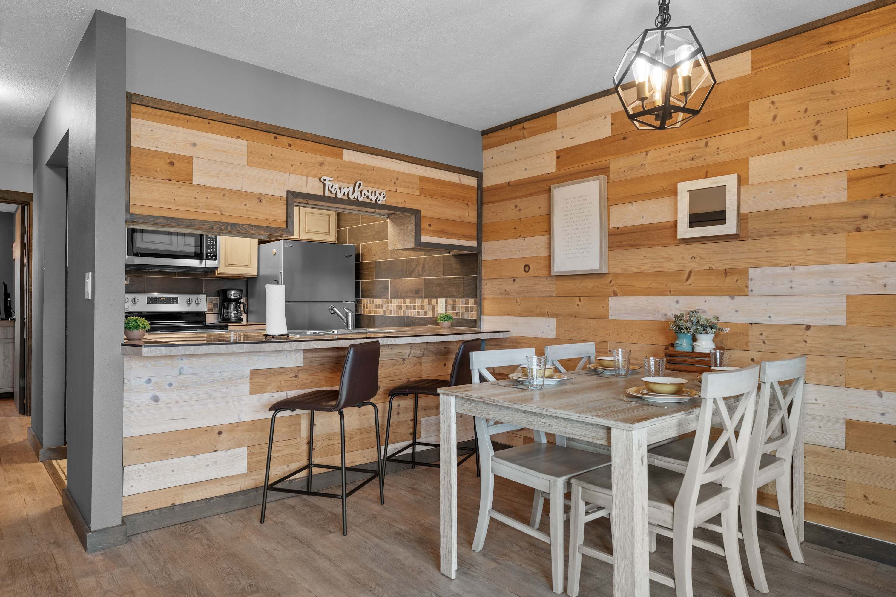Apartment, 1 King-Bett und Schlafsofa, Balkon, Blick auf den Golfplatz (Hole-in-One Hideaway) | Speisen