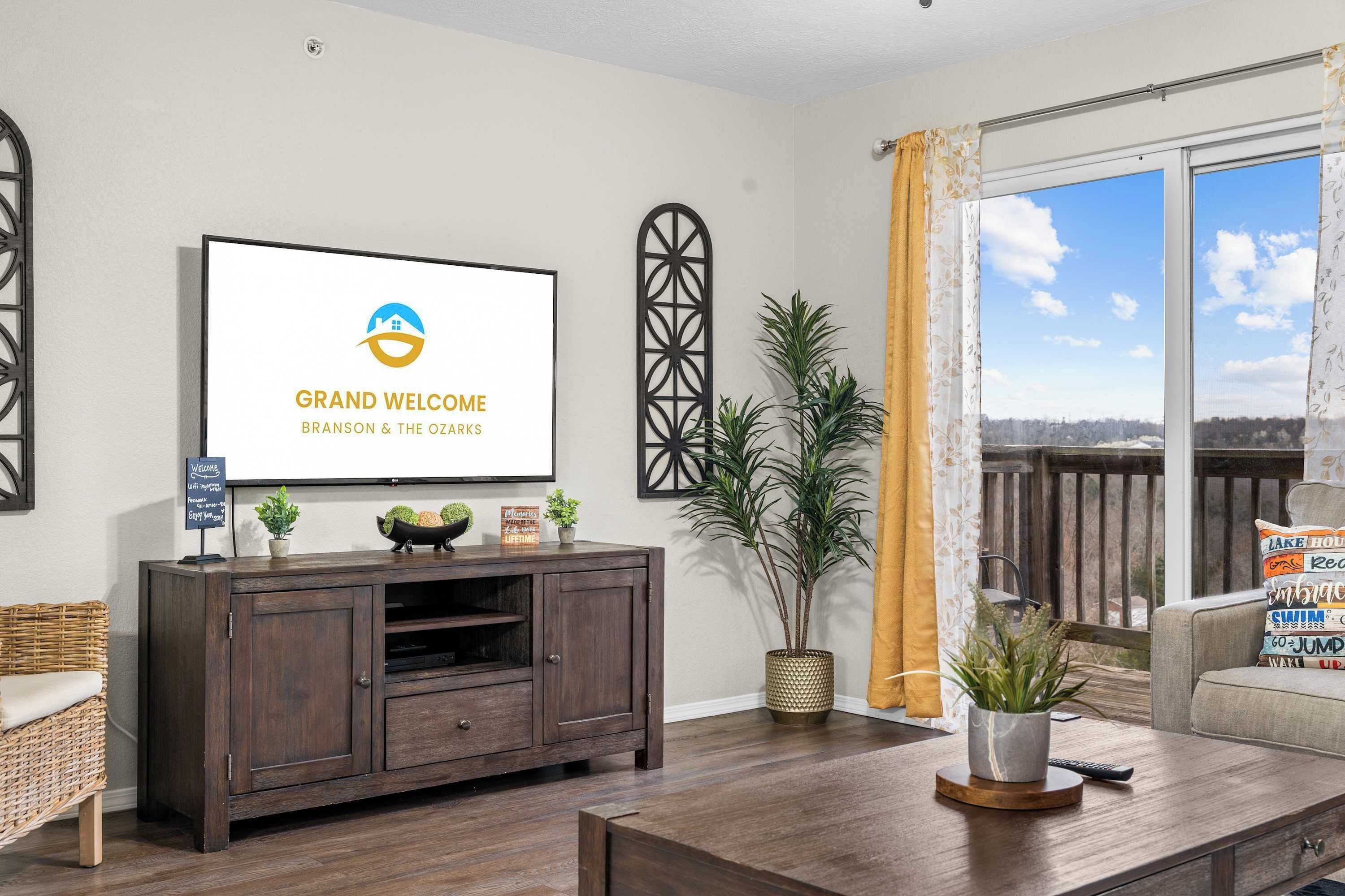 Condo, Multiple Beds, Balcony, Garden View (Sunset Cove at Table Rock Lake) | Living area