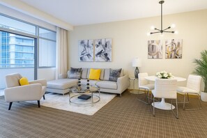 Habitación doble | Área de sala de estar