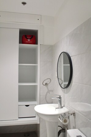 Bathroom - Pure Simplicity: Sip Coffee Overlooking the Glittering City (Cebu City)