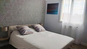 Iron/ironing board, WiFi, bed sheets - Basque family home (Ustaritz)