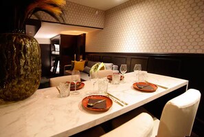 Dining - Old bar studio for 6 persons (Amsterdam)