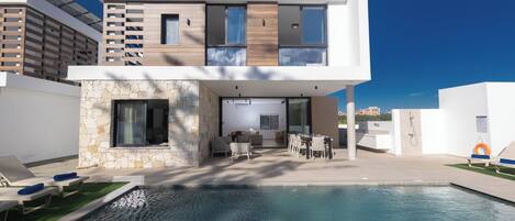 Villa, 5 Bedrooms, Private Pool, Garden View | Pool